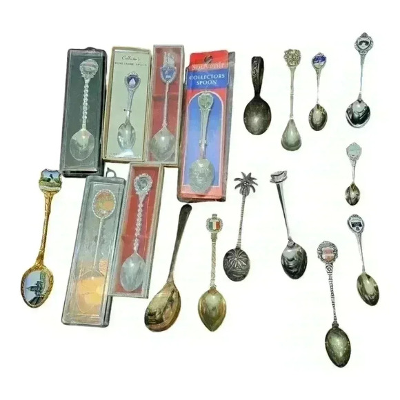 Vintage Mixed Lot Assorted Souvenir Spoons for Crafts Collectibles Repurpose - Picture 1 of 11